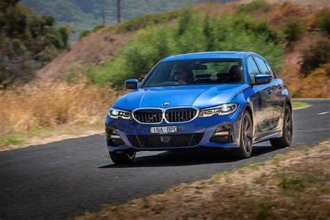 BMW 330I Review に対する画像結果