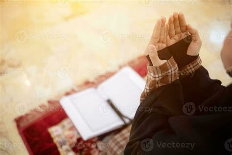 Image result for Muslim Praying