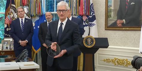 Toradh íomhá ar Tim Cook Me Moji