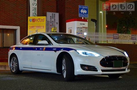 Tesla Taxi に対する画像結果