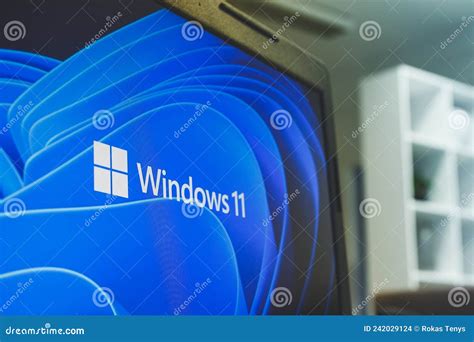 Toradh íomhá ar Windows 11 Operating System Logo