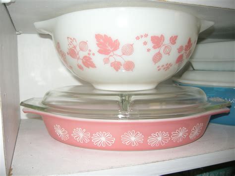 Antique Pyrex Bakeware に対する画像結果
