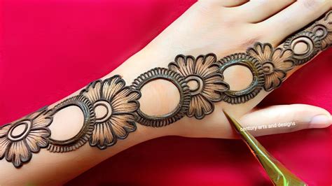 Simple Mehndi Designs in Back Hand に対する画像結果