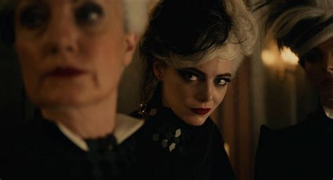 Emma Stone Gorilla 2021 Movies に対する画像結果