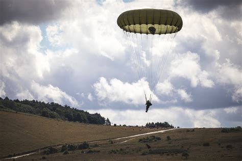 Toradh íomhá ar Parachute Regiment Jokes