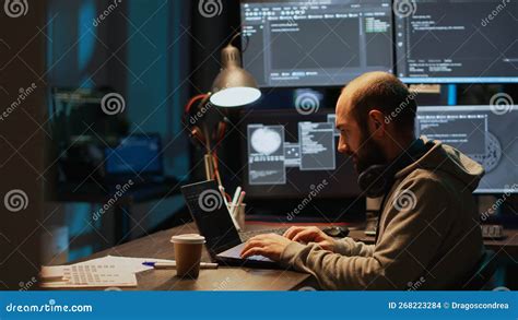 Developer Typing His Code に対する画像結果