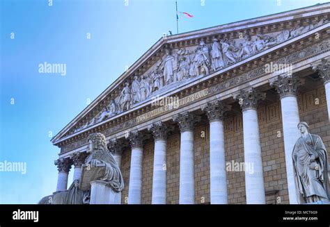 Library National Assembly France に対する画像結果
