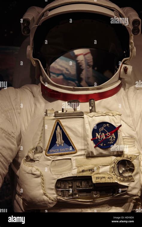 Space Shuttle Astronaut Helmet に対する画像結果