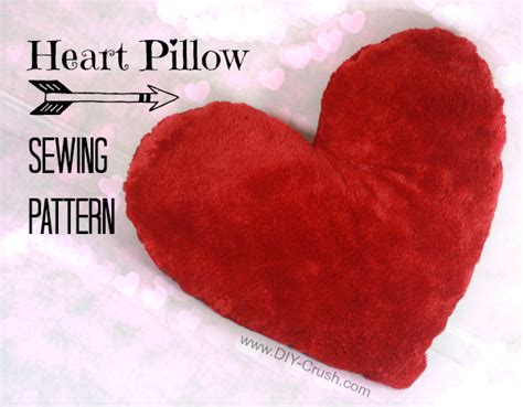 Toradh íomhá ar Free Heart Pillow Sewing Pattern