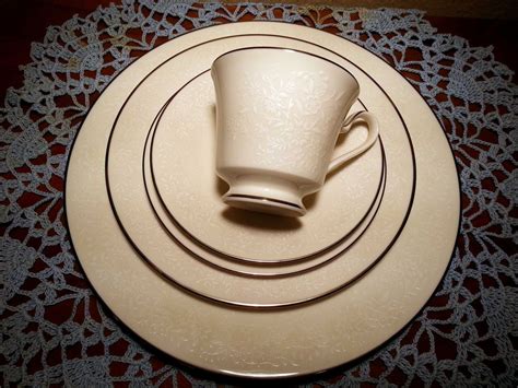 Discontinued Noritake China Patterns に対する画像結果