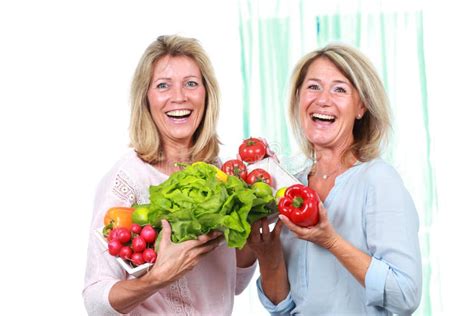 2 Middle-Age Women に対する画像結果