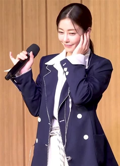 Lee Ji Hyun Model に対する画像結果