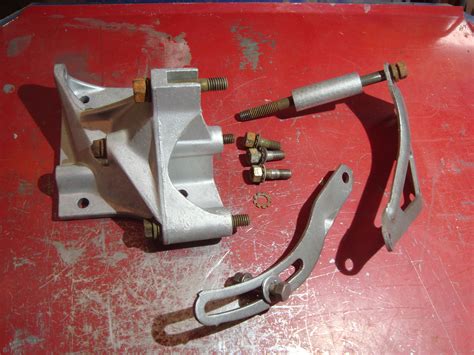 AMC 360 Alternator Bracket に対する画像結果