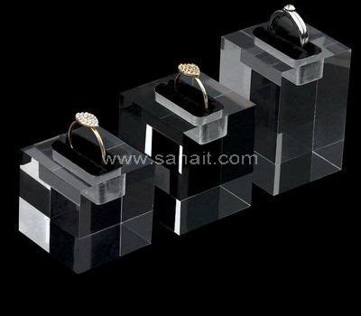 Acrylic Ring Display に対する画像結果