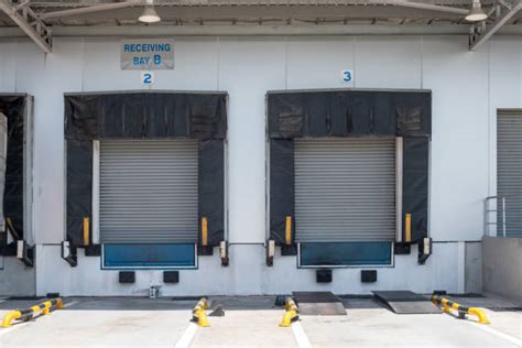 Lorry at Loading Bay ಗಾಗಿ ಇಮೇಜ್ ಫಲಿತಾಂಶ