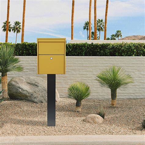 Post Mount Locking Mailbox | Large | adoorn