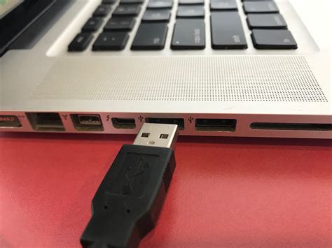 Toradh íomhá ar USB Plug into Computer