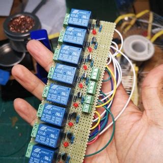 Toradh íomhá ar Arduino Relay Switch Art