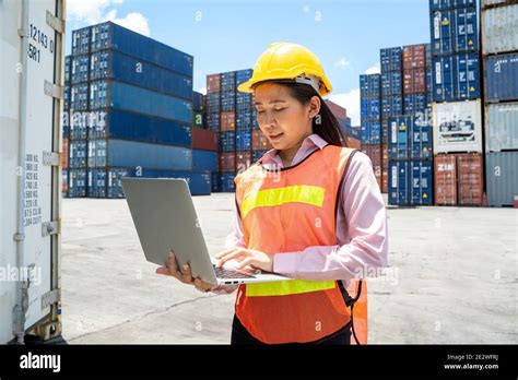 Crane Withe Woman Operator に対する画像結果