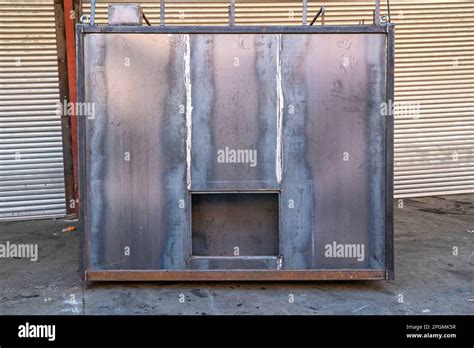 Large Metal Storage Container Stack に対する画像結果