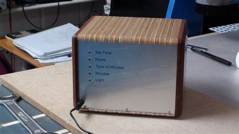 Retro Computer Code Clock に対する画像結果