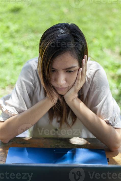 Typing Notes While Staring に対する画像結果