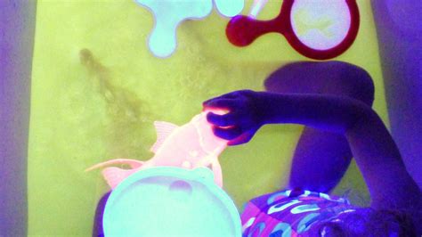 Science in a Snap Glow Stick Experiment に対する画像結果