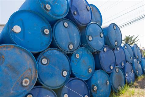 Toradh íomhá ar Blue Barrel Gasoline