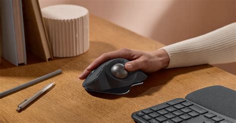 Logitech Trackball Muis に対する画像結果