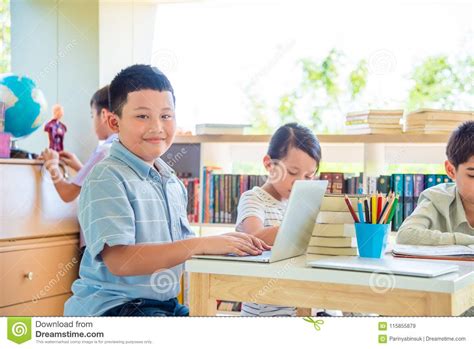 Student Computer Use Pic に対する画像結果