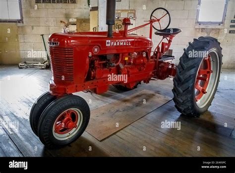 Toradh íomhá ar Model H Farmall Tractor
