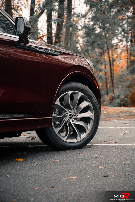 2022 Lincoln Aviator Review に対する画像結果