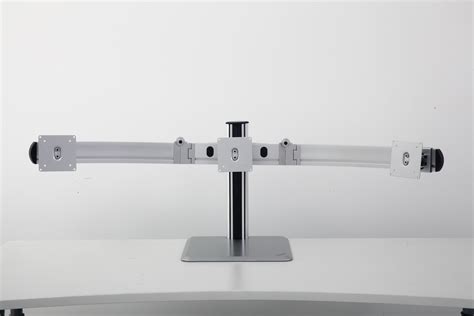 Toradh íomhá ar Three Monitor Stand