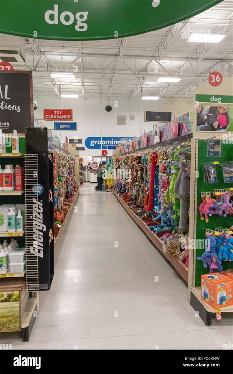 Toradh íomhá ar PetSmart Pet Store Animals