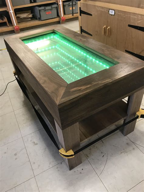 Toradh íomhá ar How to Make an Infinity Mirror in Blender