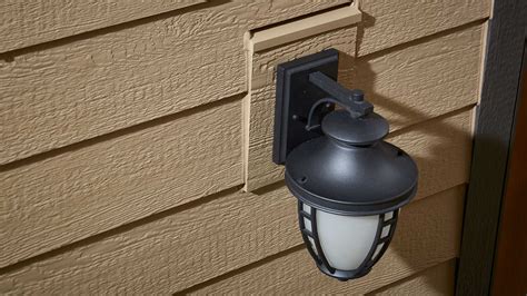 How to Install Outside Light On Vinyl Siding に対する画像結果