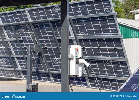 Toradh íomhá ar Solar Array Royalty Free