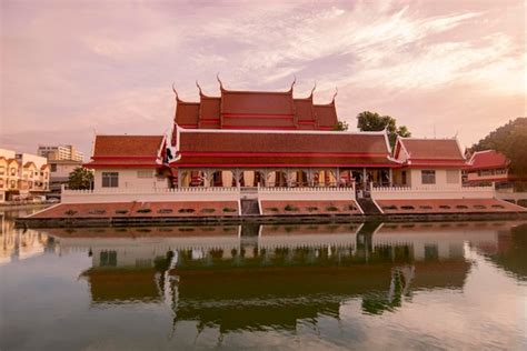 Toradh íomhá ar Building Lake