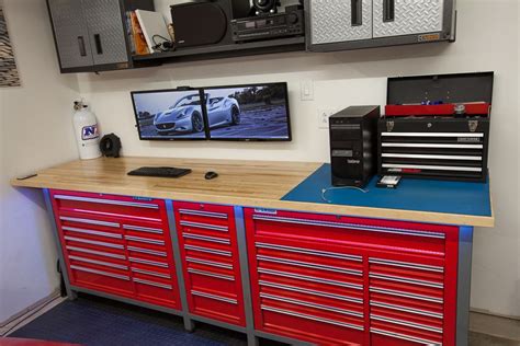 Garage Computer Case に対する画像結果