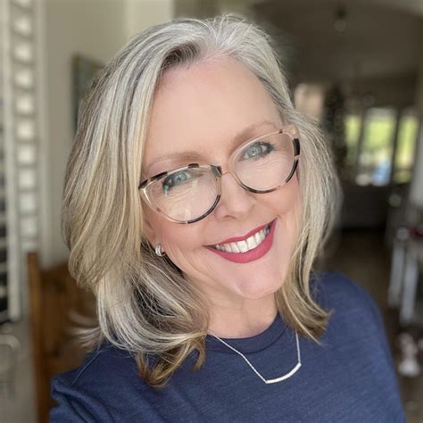 Toradh íomhá ar After Effects Text Background Color