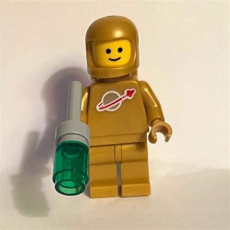 LEGO Gold Spaceman に対する画像結果