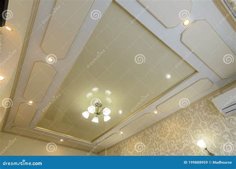 White Multi-Level Ceiling に対する画像結果