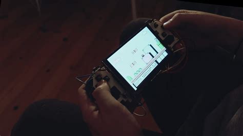 How to Make a Handheld Console に対する画像結果