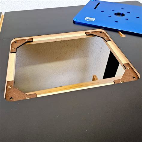 Homemade Router Table Insert Plate に対する画像結果