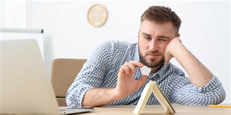 Toradh íomhá ar Procrastination Person