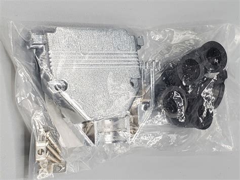 Toradh íomhá ar 50-Pin D-Sub Backshell