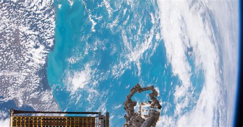 Afbeeldingsresultaten voor NASA Flexible Solar Array Panel