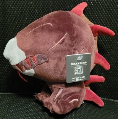 Afbeeldingsresultaten voor SCP 939 Toy