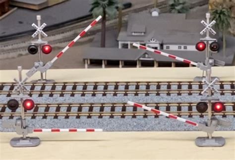 Afbeeldingsresultaten voor Model Train Technology Signal Controller