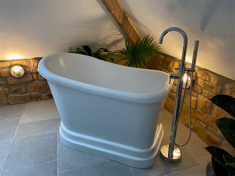 Stone Cladding Bathrooms に対する画像結果